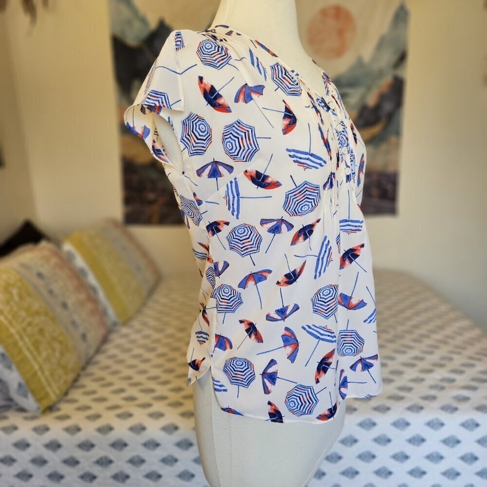Talbots Petites Beach Umbrella Print V-Neck Blouse SP Red White Blue Nautical - Picture 10 of 13